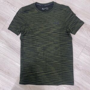 Under armour men’s short sleeve tee shirt